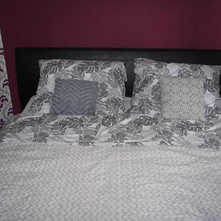 Edes Otthon Apartman Gyula Exterior foto