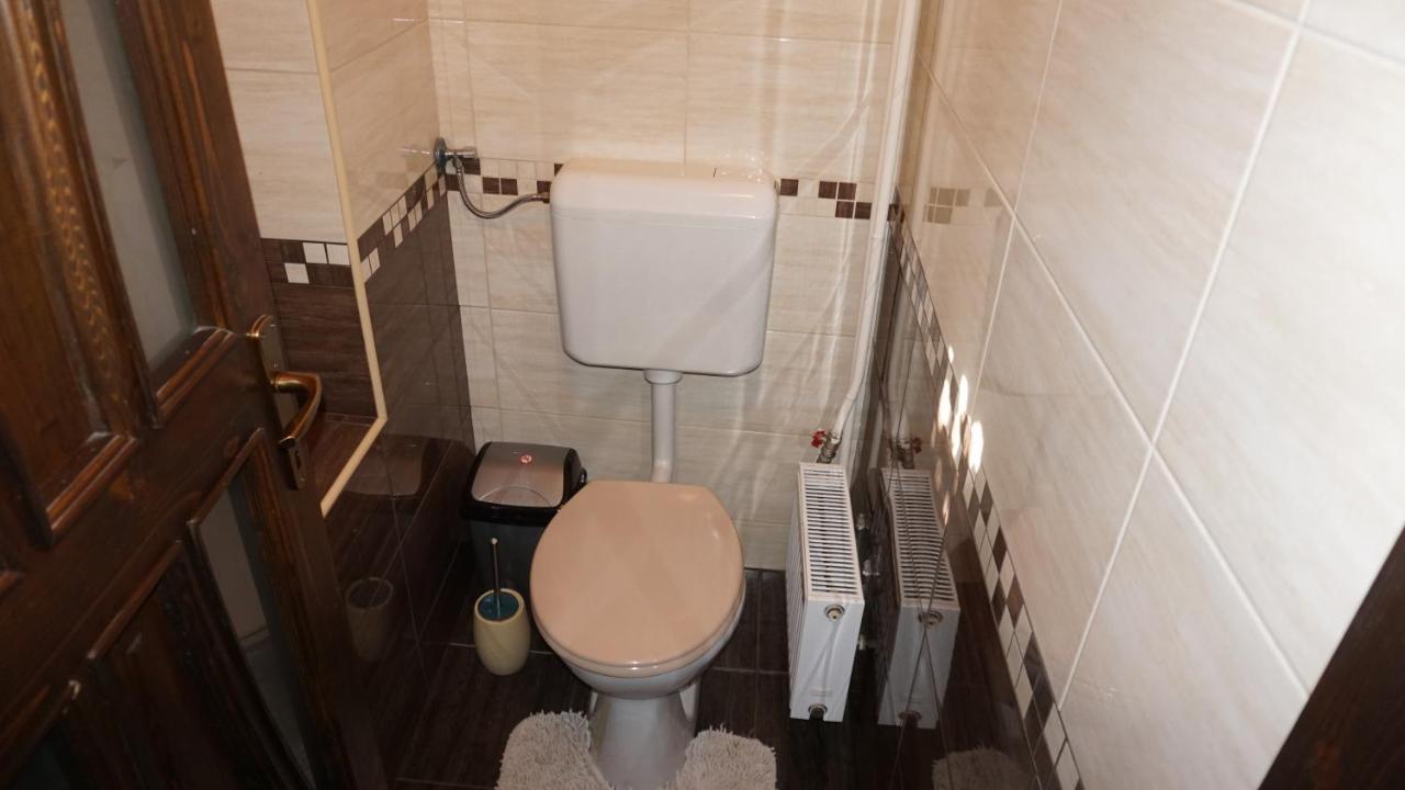 Edes Otthon Apartman Gyula Exterior foto